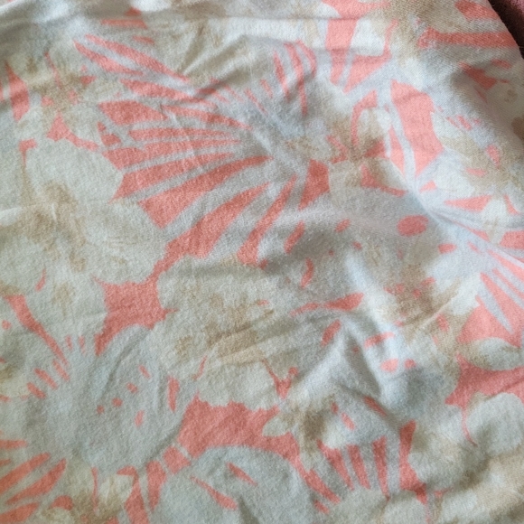 Gap Floral Tank - Picture 3 of 3